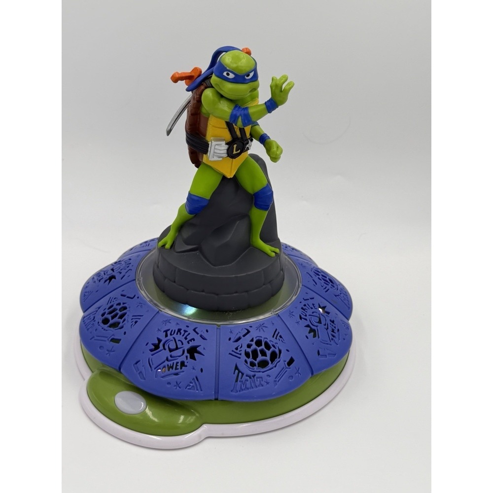 TMNT Leonardo LED Light Projector Figure 2023 Paramount CX002-23206